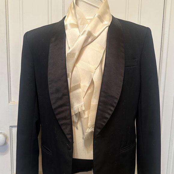 Vintage White Silk Tuxedo Scarf Formal Elegance 1960s - Picture 2 of 10